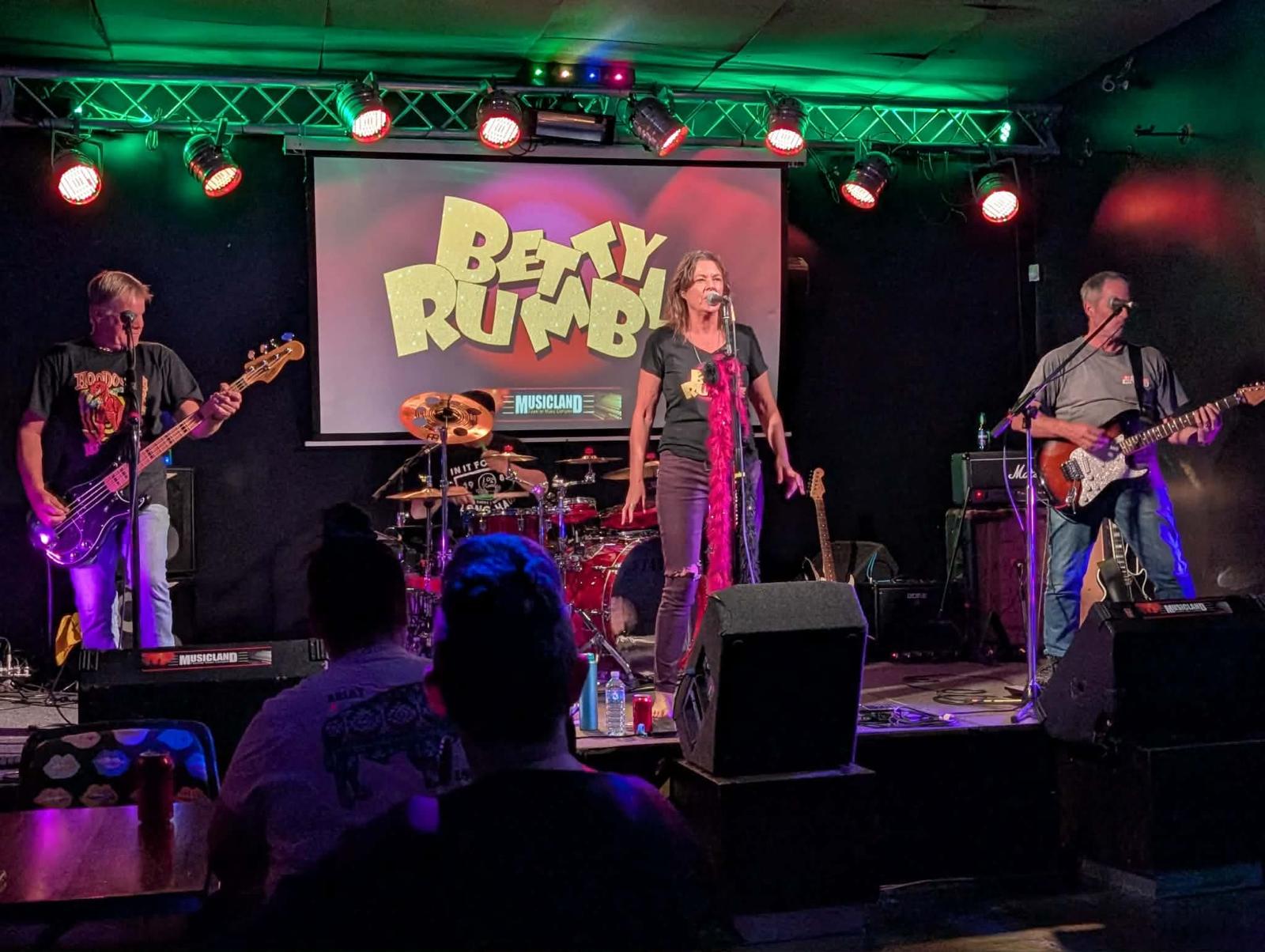 Betty Rumble live at Musicland
